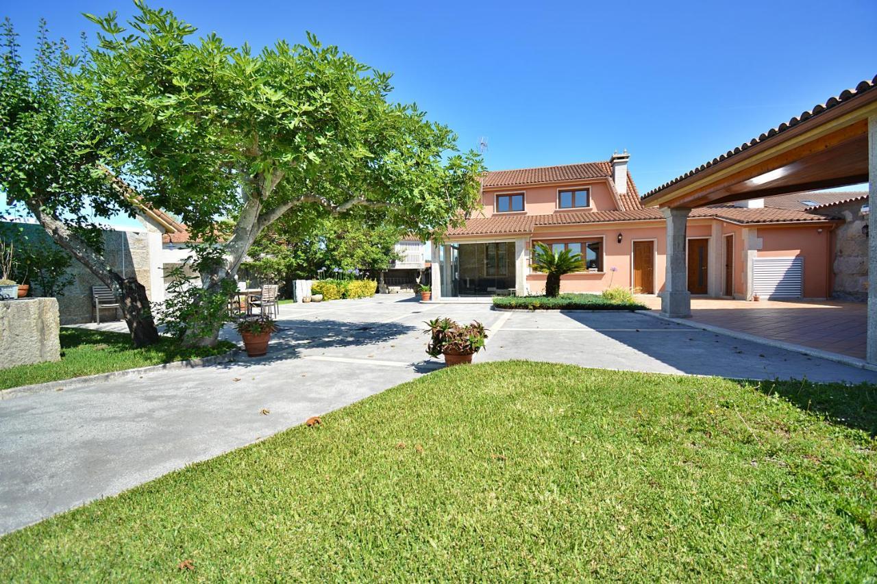Galihost - Casa Con Precioso Jardin En Vilanova De Arousa Kültér fotó